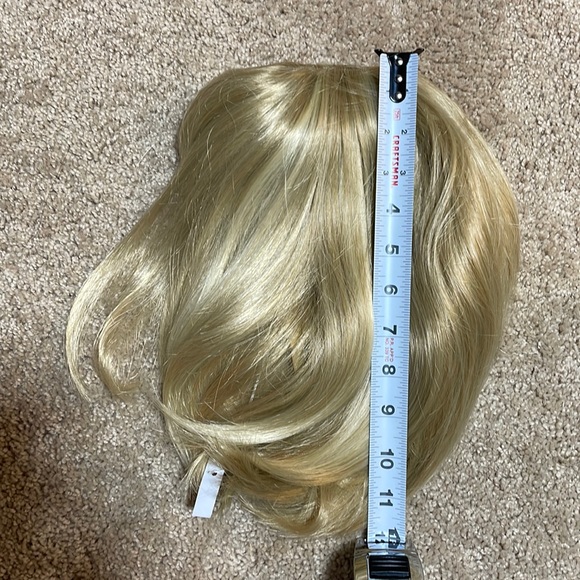 NWT 12” corn golden blonde pale honey choppy ends strawberry blonde bangs wig - Picture 9 of 16